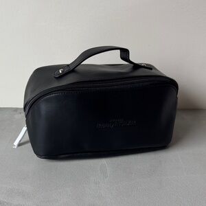 NWT SEPHORA BEAUTY INSIDER BLACK VEGAN LEATHER TOILETRY BAG POUCH MAKEUP CASE